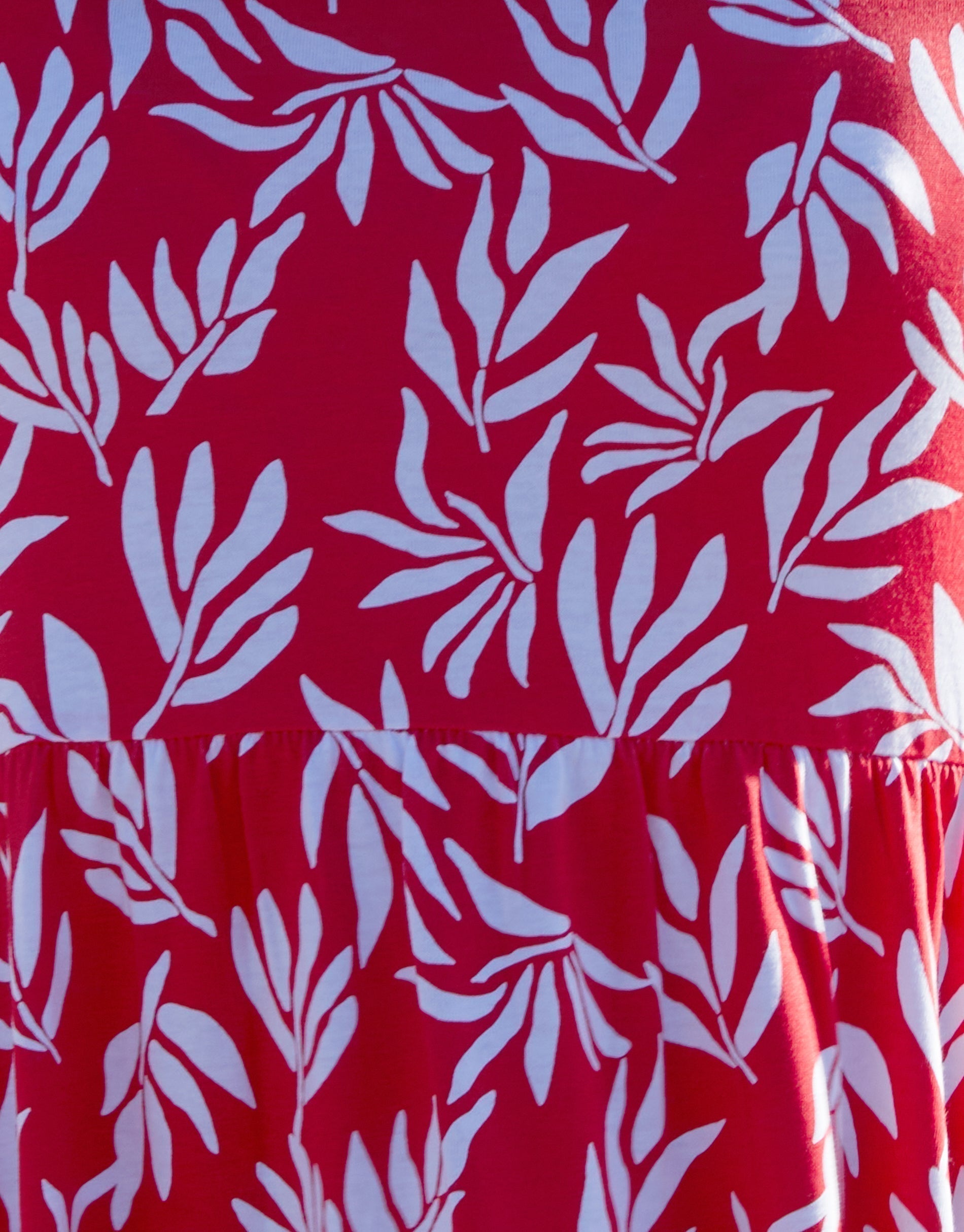 Women&#39;s Red Leaf Print Jersey Maxi Dress with Pockets