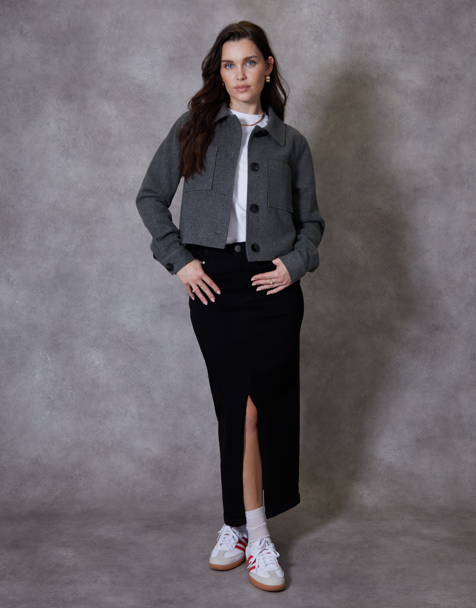 Women&#39;s Charcoal Cropped Brushed Shacket
